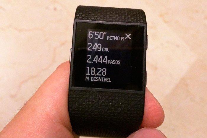 does fitbit surge have gps